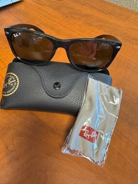 Ray-Ban Black Polarized Sunglasses - Glossy Black Frame